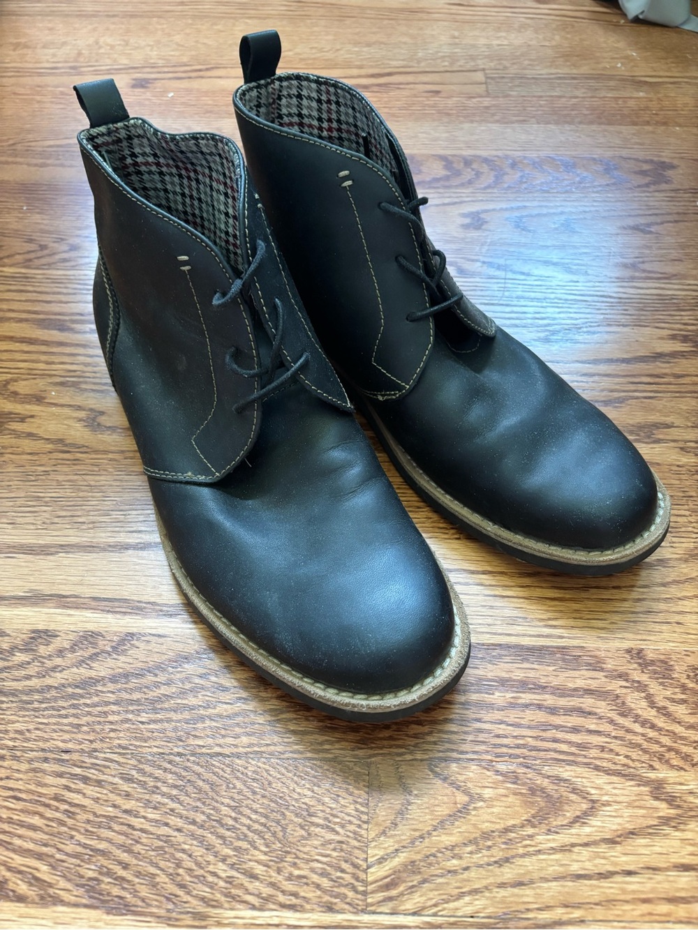 Men's Penguin Black Leather Lace-Up Chukka Boots